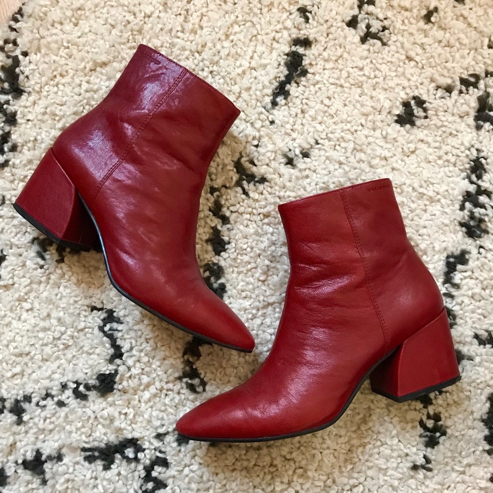 Vagabond Olivia cherry red leather bootie